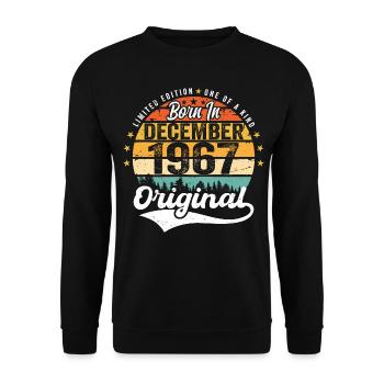 Original December 1967 Vintage Birthday 1967 - Unisex Sweatshirt - black - Front - Alina (178cm) & Michal (187cm)