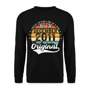 Original Dezember 2011 Jahrgang Geburtstag 2011 - Unisex Pullover - Schwarz - Vorne - Alina (178cm) & Michal (187cm)