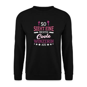 So sieht eine coole Winzerin aus Kellerei Wein - Unisex Pullover - Schwarz - Vorne - Alina (178cm) & Michal (187cm)