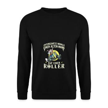 Unterschätze niemals einen alten Mann auf Roller - Unisex Pullover - Schwarz - Vorne - Alina (178cm) & Michal (187cm)