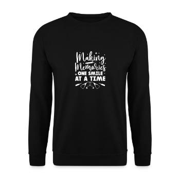 Making memories one smile a time - Unisex Sweatshirt - black - Front - Alina (178cm) & Michal (187cm)