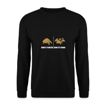Funny How It Started How It's Going Turtle Reptile - Unisex Pullover - Schwarz - Vorne - Alina (178cm) & Michal (187cm)
