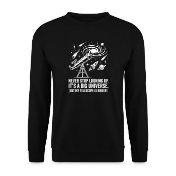 Teleskopträume im weiten Kosmos - Unisex Pullover - Schwarz - Vorne - Alina (178cm) & Michal (187cm)