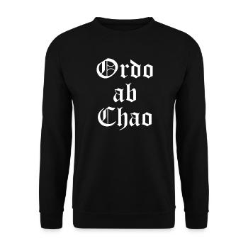 Typographie gothique d’Ordo Ab Chao - Sweat-shirt Unisexe - noir - Devant - Alina (178cm) & Michal (187cm)