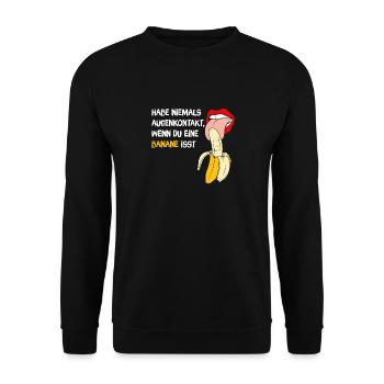 Banana Gift macht beim Essen niemals Augenkontakt - Unisex Pullover - Schwarz - Vorne - Alina (178cm) & Michal (187cm)