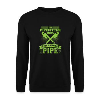 Pipefitters knows! - Unisex Sweatshirt - black - Front - Alina (178cm) & Michal (187cm)