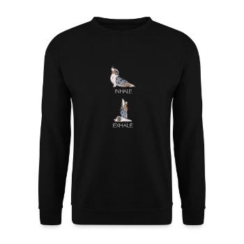 Yoga Hund Einatmen Ausatmen Atemtechnik Geschenk - Unisex Pullover - Schwarz - Vorne - Alina (178cm) & Michal (187cm)