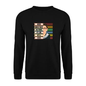 Unterschätze niemals Powet Of Girl With Book RBG - Unisex Pullover - Schwarz - Vorne - Alina (178cm) & Michal (187cm)