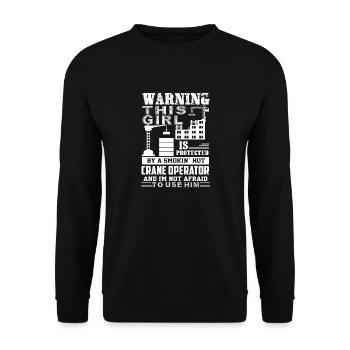 Geschützt von einem Smokin Hot Crane Operator - Unisex Pullover - Schwarz - Vorne - Alina (178cm) & Michal (187cm)