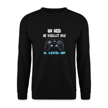 a geek doesn't grow old he level up - Unisex Sweatshirt - black - Front - Alina (178cm) & Michal (187cm)