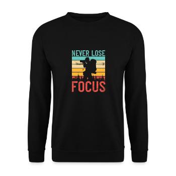 Never Lose Focus | Photographer - Unisex Sweatshirt - black - Front - Alina (178cm) & Michal (187cm)