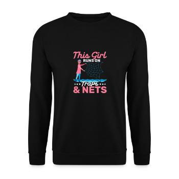This Girl Runs on Traps & Nets Scientist Marine B - Unisex Pullover - Schwarz - Vorne - Alina (178cm) & Michal (187cm)