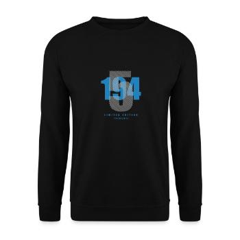 Onethousandninehundredfortyfive - Unisex Pullover - Schwarz - Vorne - Alina (178cm) & Michal (187cm)