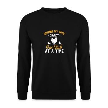 Driving My Wife Crazy One Chick At A Time Funny Ch - Unisex Pullover - Schwarz - Vorne - Alina (178cm) & Michal (187cm)