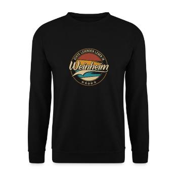 Weinheim Echte Legenden leben in Weinheimer - Unisex Pullover - Schwarz - Vorne - Alina (178cm) & Michal (187cm)