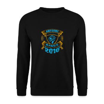 Awesome since 2010. Angel, Angler Geburtstag - Unisex Pullover - Schwarz - Vorne - Alina (178cm) & Michal (187cm)