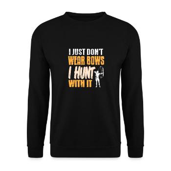 I Just Don't Wear Bows I Hunt With It Retro Archer - Unisex Pullover - Schwarz - Vorne - Alina (178cm) & Michal (187cm)