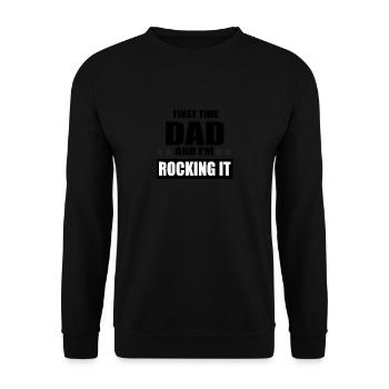 Stolzes erstes Mal Papa und ich rocke es - Unisex Pullover - Schwarz - Vorne - Alina (178cm) & Michal (187cm)