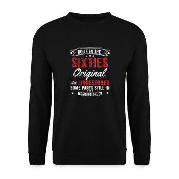 Erbaut in den 60er Jahren original und unrestauriert - Unisex Pullover - Schwarz - Vorne - Alina (178cm) & Michal (187cm)