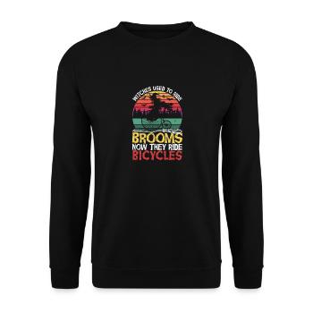Les sorcières avaient l’habitude de monter des balais, maintenant à vélo - Sweat-shirt Unisexe - noir - Devant - Alina (178cm) & Michal (187cm)