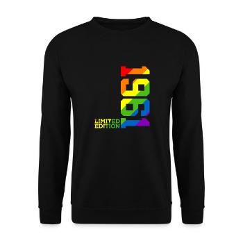 LGBTQ 1961 RAINBOW QUEER 65TH BIRTHDAY PRIDE - Unisex Sweatshirt - black - Front - Alina (178cm) & Michal (187cm)