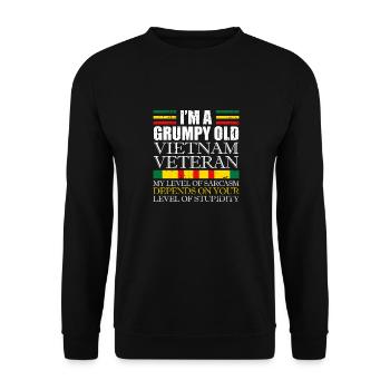 Ne sous-estimez jamais un vieil homme qui est aussi - Sweat-shirt Unisexe - noir - Devant - Alina (178cm) & Michal (187cm)