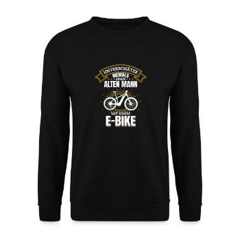 Unterschätze niemals einen Mann mit einem E-Bike - Unisex Pullover - Schwarz - Vorne - Alina (178cm) & Michal (187cm)