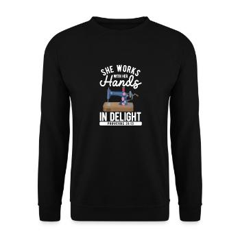 She works with her hands in joy sayings - Unisex Sweatshirt - black - Front - Alina (178cm) & Michal (187cm)