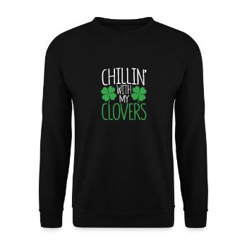 Chillin mit meinen Kleeblättern Lustig Irisch - Unisex Pullover - Schwarz - Vorne - Alina (178cm) & Michal (187cm)