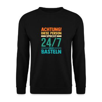 Bastler Bastelunterricht Basteln - Unisex Pullover - Schwarz - Vorne - Alina (178cm) & Michal (187cm)