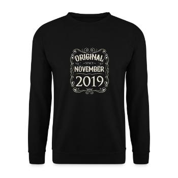 Vintage - Original since November 2019 Birthday - Unisex Sweatshirt - black - Front - Alina (178cm) & Michal (187cm)