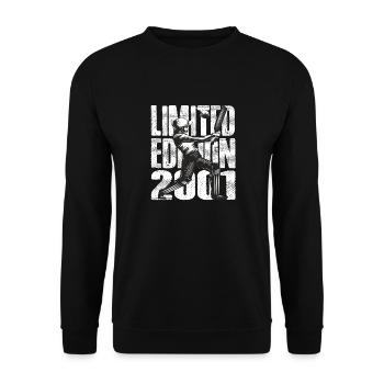 Limited Edition 2001 Limited Edition Cricket - Unisex Pullover - Schwarz - Vorne - Alina (178cm) & Michal (187cm)