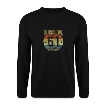 October 1961 - Geburtstag im Oktober Oldschool - Unisex Pullover - Schwarz - Vorne - Alina (178cm) & Michal (187cm)