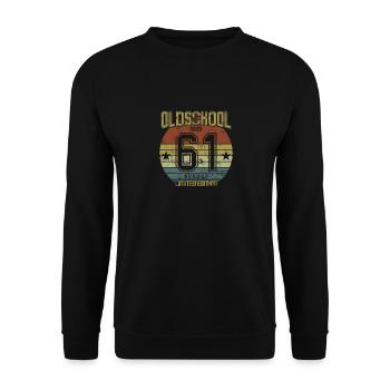 August 1961 - Geburtstag im August Oldschool - Unisex Pullover - Schwarz - Vorne - Alina (178cm) & Michal (187cm)