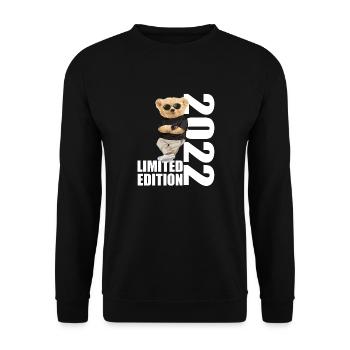 Limited Edition 2022 Bär Bären Geburtstag 2022 - Unisex Pullover - Schwarz - Vorne - Alina (178cm) & Michal (187cm)