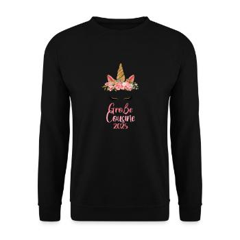 Große Cousine 2025 Einhorn - Unisex Pullover - Schwarz - Vorne - Alina (178cm) & Michal (187cm)