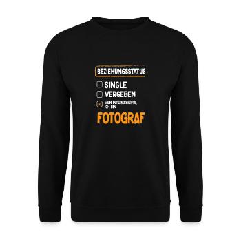 Fotograf Beziehungsstatus - Unisex Pullover - Schwarz - Vorne - Alina (178cm) & Michal (187cm)