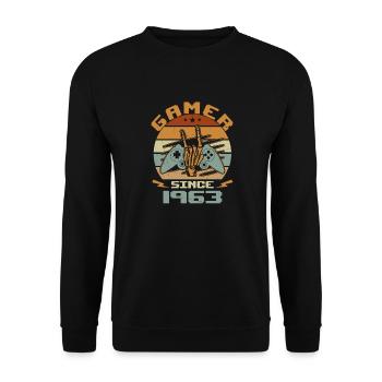 Gamer Since 1963 - Gaming Geburtstagsgeschenk 1963 - Unisex Pullover - Schwarz - Vorne - Alina (178cm) & Michal (187cm)