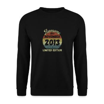 Awesome since November 2013 - Geburtstag - Unisex Pullover - Schwarz - Vorne - Alina (178cm) & Michal (187cm)
