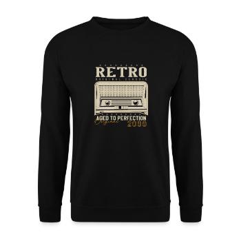 Retro 2000 Geburtstagsgeschenk 2000 Jahrgang 2000 - Unisex Pullover - Schwarz - Vorne - Alina (178cm) & Michal (187cm)