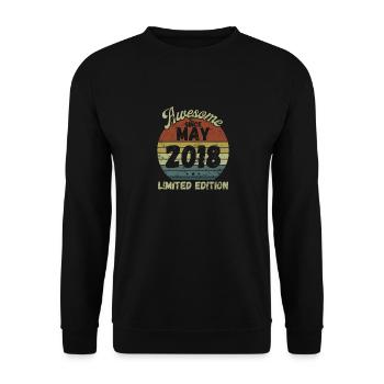 Awesome since May 2018 - Geburtstag - Unisex Pullover - Schwarz - Vorne - Alina (178cm) & Michal (187cm)