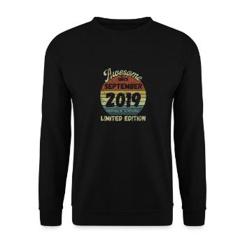 Awesome since September 2019 - Geburtstag - Unisex Pullover - Schwarz - Vorne - Alina (178cm) & Michal (187cm)