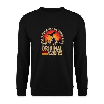 Original 2019 Vintage 2019 Anniversary 2019 Retro - Unisex Sweatshirt - black - Front - Alina (178cm) & Michal (187cm)