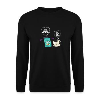 Stricken Humor Sie Liebt Mich Mehr - Unisex Pullover - Schwarz - Vorne - Alina (178cm) & Michal (187cm)