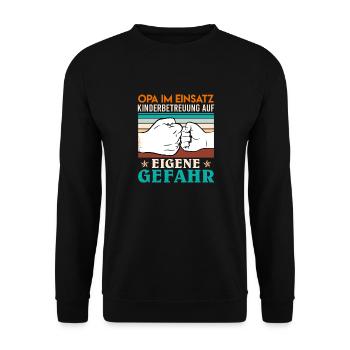 OPA IM EINSATZ KINDERBETREUUNG AUF EIGENE GEFAHR - Unisex Pullover - Schwarz - Vorne - Alina (178cm) & Michal (187cm)