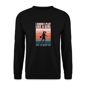 Ich weiß, dass ich wie ein Mädchen spiele Versuch mitzuhalten | Basketball - Unisex Pullover - Schwarz - Vorne - Alina (178cm) & Michal (187cm)