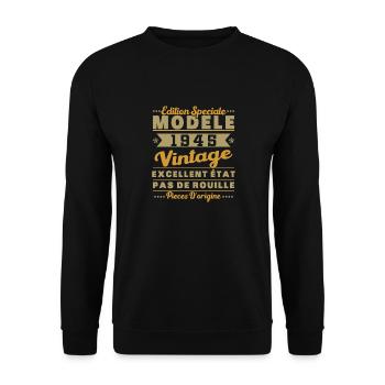 1945 Vintage Retro Pattern Birthday Gift - Unisex Sweatshirt - black - Front - Alina (178cm) & Michal (187cm)