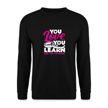 Du Liebst Du Lernst Und Du Verbesserst Die - Unisex Pullover - Schwarz - Vorne - Alina (178cm) & Michal (187cm)