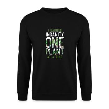 Plant Lover Gardening I Earned My - Unisex Pullover - Schwarz - Vorne - Alina (178cm) & Michal (187cm)