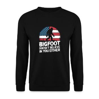 Bigfoot doesn't believe in you either America - Unisex Sweatshirt - black - Front - Alina (178cm) & Michal (187cm)